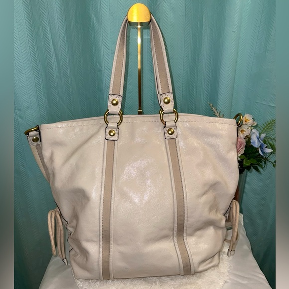 Like New - Coach Poppy Spotlight Tote (M0971-14564) - Picture 5 of 12